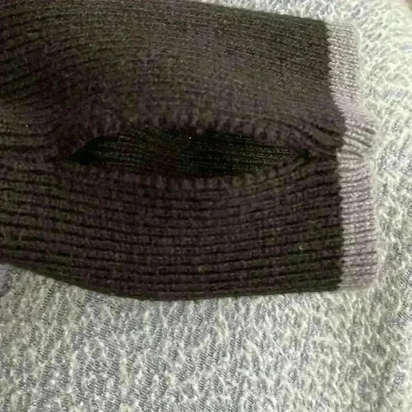 Athleta- Floral black half zip sweater Sz Small - Picture 9 of 10